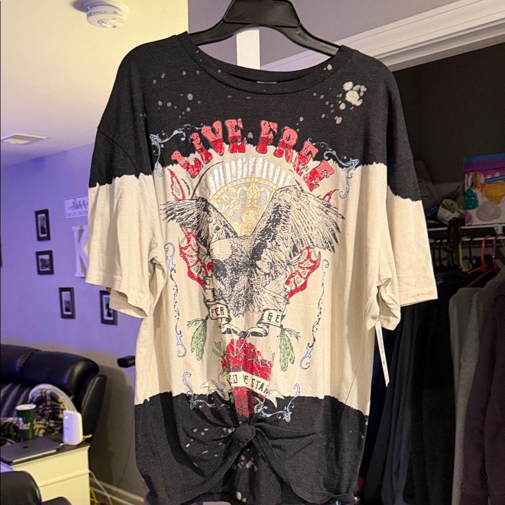 Women’s XL Tee - Black and Cream